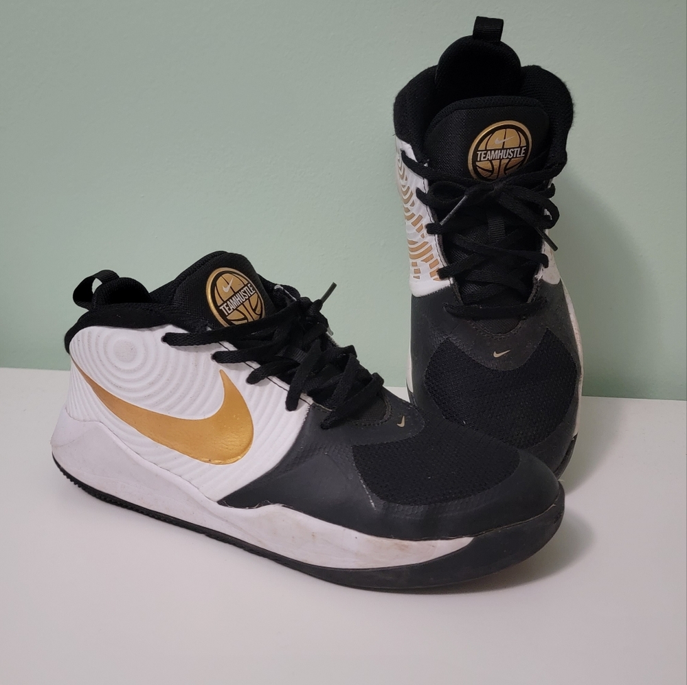 Nike shose size 7 boys